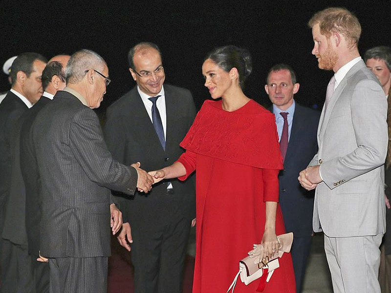 اضغط لمشاهدة الفيديو: لحظة استقبال الأمير هاري وميغان ماركل في المغرب